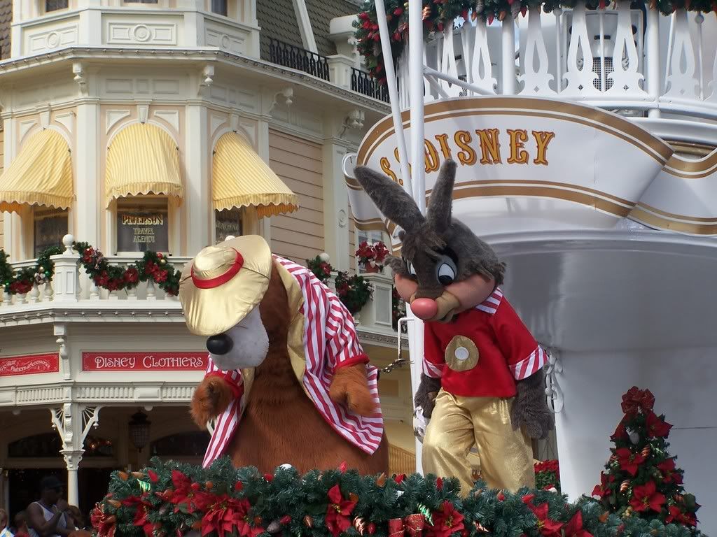 Walt Disney World Christmas Parade Filming Pictures WDWMAGIC